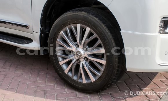 Ra Imported Toyota Land Cruiser funfun Ọkọ̀ in Import - Dubai ni Benin Ra Imported Toyota Land Cruiser funfun Ọkọ̀ in Import - Dubai ni Benin
