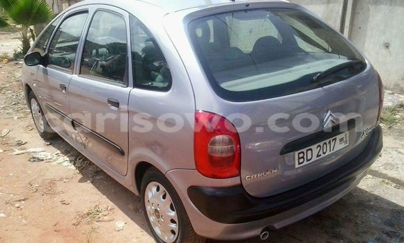 Ra Àlòkù Citroen 2CV Black Ọkọ̀ in Cotonou ni Benin Ra Àlòkù Citroen 2CV Black Ọkọ̀ in Cotonou ni Benin