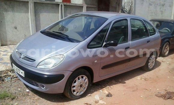 Ra Àlòkù Citroen 2CV Black Ọkọ̀ in Cotonou ni Benin Ra Àlòkù Citroen 2CV Black Ọkọ̀ in Cotonou ni Benin