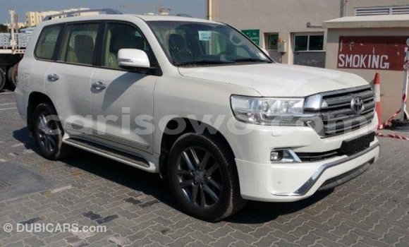 Buy Import Toyota Land Cruiser White Car in Import - Dubai in Benign Buy Import Toyota Land Cruiser White Car in Import - Dubai in Benign