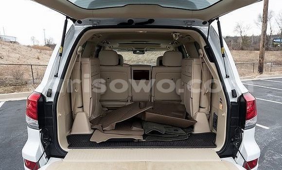 Acheter Occasion Voiture Lexus LX 570 Blanc à Dassa–Zoumé, Benin Acheter Occasion Voiture Lexus LX 570 Blanc à Dassa–Zoumé, Benin