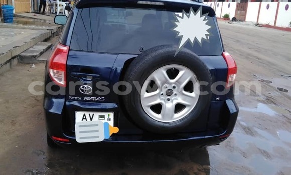 Sayi Na hannu Toyota RAV4 Blue Mota in Cotonou a Benin Sayi Na hannu Toyota RAV4 Blue Mota in Cotonou a Benin