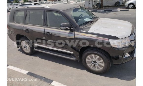 Acheter Import Voiture Toyota Land Cruiser Noir à Import - Dubai, Benin Acheter Import Voiture Toyota Land Cruiser Noir à Import - Dubai, Benin