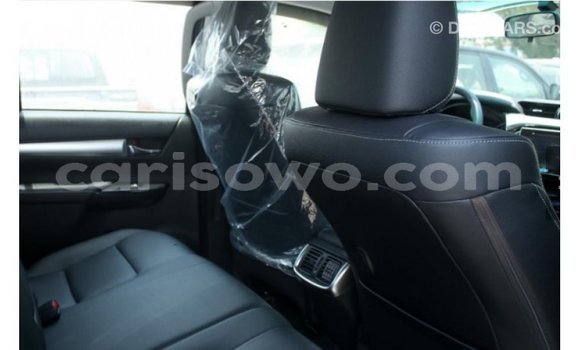 Sayi Imported Toyota Hilux Sauran Mota in Import - Dubai a Benin Sayi Imported Toyota Hilux Sauran Mota in Import - Dubai a Benin