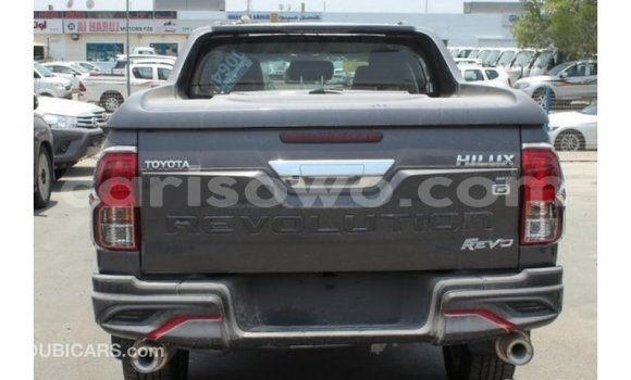 Sayi Imported Toyota Hilux Sauran Mota in Import - Dubai a Benin Sayi Imported Toyota Hilux Sauran Mota in Import - Dubai a Benin