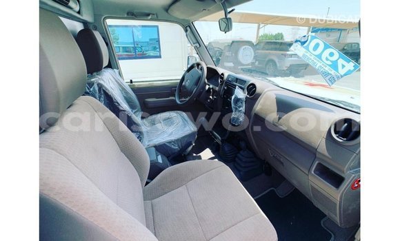 Buy Import Toyota Land Cruiser Beige Car in Import - Dubai in Benign Buy Import Toyota Land Cruiser Beige Car in Import - Dubai in Benign