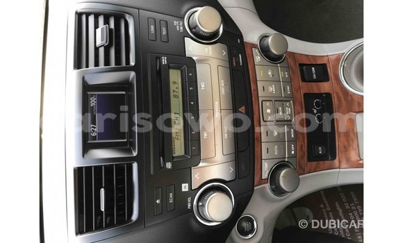 Acheter Import Voiture Toyota Highlander Noir à Import - Dubai, Benin Acheter Import Voiture Toyota Highlander Noir à Import - Dubai, Benin