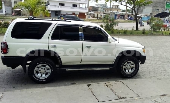Ra Àlòkù Toyota 4Runner funfun Ọkọ̀ in Cotonou ni Benin Ra Àlòkù Toyota 4Runner funfun Ọkọ̀ in Cotonou ni Benin