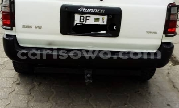 Ra Àlòkù Toyota 4Runner funfun Ọkọ̀ in Cotonou ni Benin Ra Àlòkù Toyota 4Runner funfun Ọkọ̀ in Cotonou ni Benin