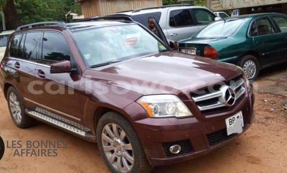 Acheter Occasion Voiture Mercedes-Benz GLK–Class Rouge à Cotonou, Benin Acheter Occasion Voiture Mercedes-Benz GLK–Class Rouge à Cotonou, Benin
