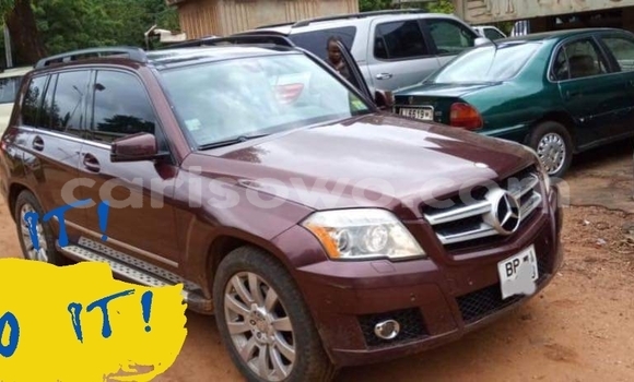 Acheter Occasion Voiture Mercedes-Benz GLK–Class Rouge à Cotonou, Benin Acheter Occasion Voiture Mercedes-Benz GLK–Class Rouge à Cotonou, Benin