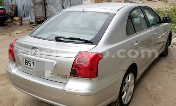 Sayi Na hannu Toyota Avensis Azurfa Mota in Cotonou a Benin Sayi Na hannu Toyota Avensis Azurfa Mota in Cotonou a Benin