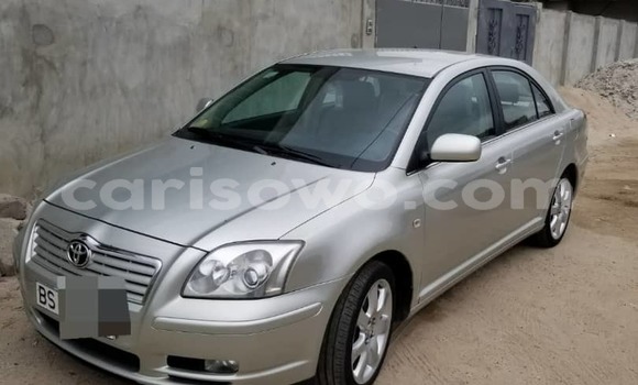 Sayi Na hannu Toyota Avensis Azurfa Mota in Cotonou a Benin Sayi Na hannu Toyota Avensis Azurfa Mota in Cotonou a Benin