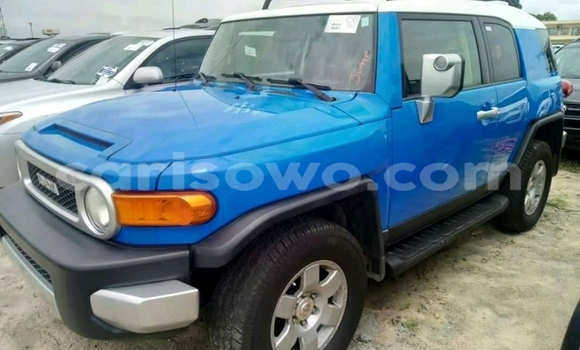 Buy Import Toyota FJ Cruiser Blue Car in Cotonou in Benign Buy Import Toyota FJ Cruiser Blue Car in Cotonou in Benign