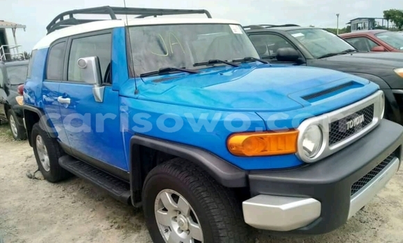 Buy Import Toyota FJ Cruiser Blue Car in Cotonou in Benign Buy Import Toyota FJ Cruiser Blue Car in Cotonou in Benign