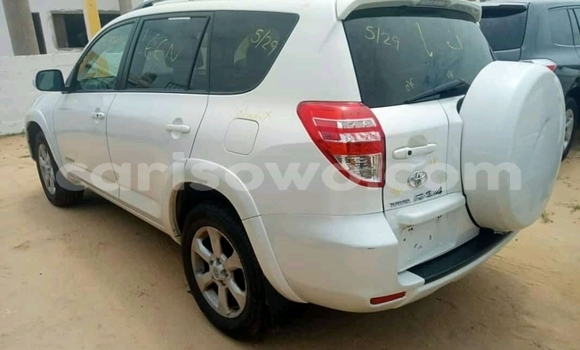 Acheter Import Voiture Toyota RAV4 Gris à Cotonou, Benin Acheter Import Voiture Toyota RAV4 Gris à Cotonou, Benin