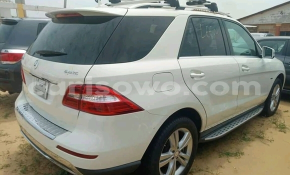 Sayi Imported Mercedes-Benz ML–Class White Mota in Cotonou a Benin Sayi Imported Mercedes-Benz ML–Class White Mota in Cotonou a Benin