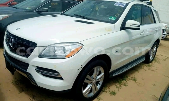 Sayi Imported Mercedes-Benz ML–Class White Mota in Cotonou a Benin Sayi Imported Mercedes-Benz ML–Class White Mota in Cotonou a Benin