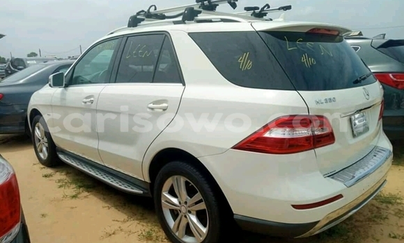 Sayi Imported Mercedes-Benz ML–Class White Mota in Cotonou a Benin Sayi Imported Mercedes-Benz ML–Class White Mota in Cotonou a Benin