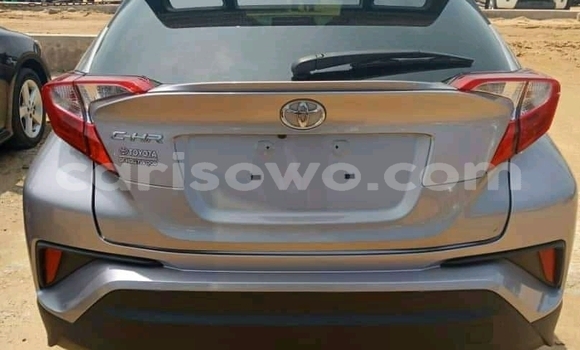 Acheter Import Voiture Toyota C-HR Gris à Cotonou, Benin Acheter Import Voiture Toyota C-HR Gris à Cotonou, Benin