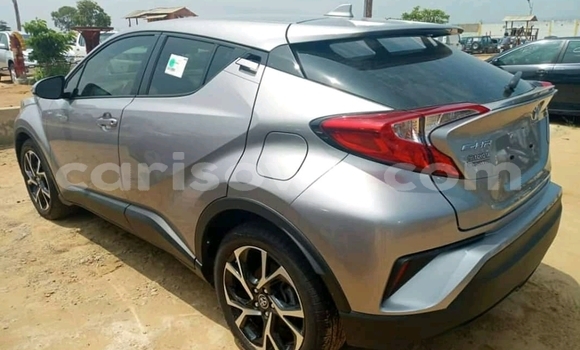 Acheter Import Voiture Toyota C-HR Gris à Cotonou, Benin Acheter Import Voiture Toyota C-HR Gris à Cotonou, Benin