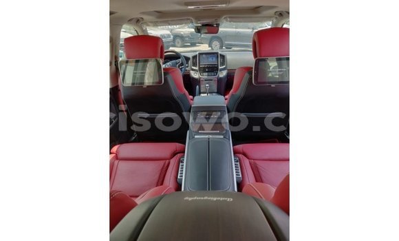 Acheter Import Voiture Toyota Land Cruiser Noir à Import - Dubai, Benin Acheter Import Voiture Toyota Land Cruiser Noir à Import - Dubai, Benin