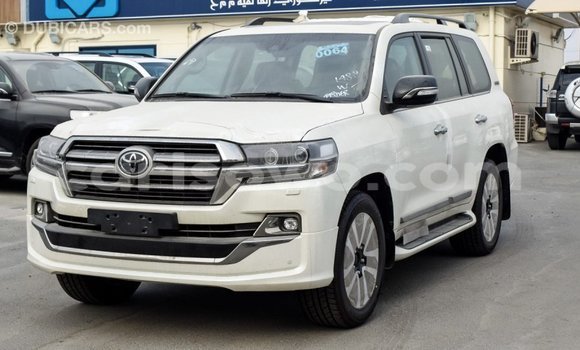 Ra Imported Toyota Land Cruiser funfun Ọkọ̀ in Import - Dubai ni Benin Ra Imported Toyota Land Cruiser funfun Ọkọ̀ in Import - Dubai ni Benin