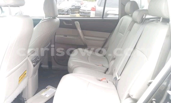 Buy Import Toyota Highlander Silver Car in Cotonou in Benign Buy Import Toyota Highlander Silver Car in Cotonou in Benign