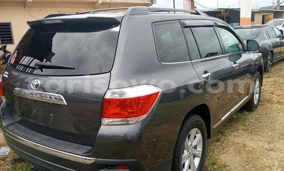 Buy Import Toyota Highlander Silver Car in Cotonou in Benign Buy Import Toyota Highlander Silver Car in Cotonou in Benign