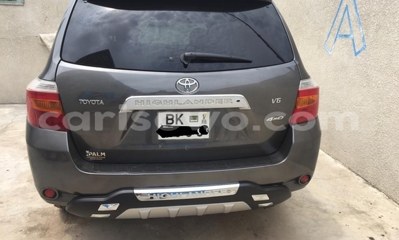Acheter Occasion Voiture Toyota Highlander Marron à Cotonou, Benin Acheter Occasion Voiture Toyota Highlander Marron à Cotonou, Benin