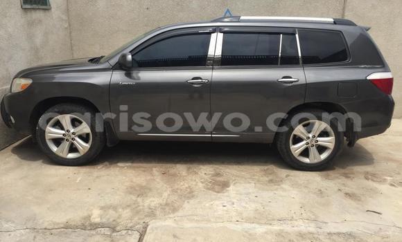 Acheter Occasion Voiture Toyota Highlander Marron à Cotonou, Benin Acheter Occasion Voiture Toyota Highlander Marron à Cotonou, Benin