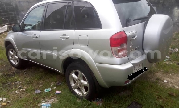 Ra Àlòkù Toyota RAV4 Silver Ọkọ̀ in Cotonou ni Benin Ra Àlòkù Toyota RAV4 Silver Ọkọ̀ in Cotonou ni Benin