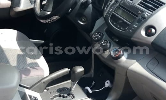Acheter Occasion Voiture Toyota RAV4 Bleu à Cotonou, Benin Acheter Occasion Voiture Toyota RAV4 Bleu à Cotonou, Benin
