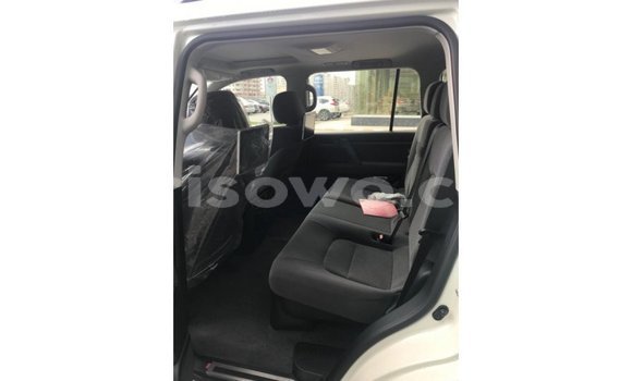 Buy Import Toyota Land Cruiser White Car in Import - Dubai in Benign Buy Import Toyota Land Cruiser White Car in Import - Dubai in Benign