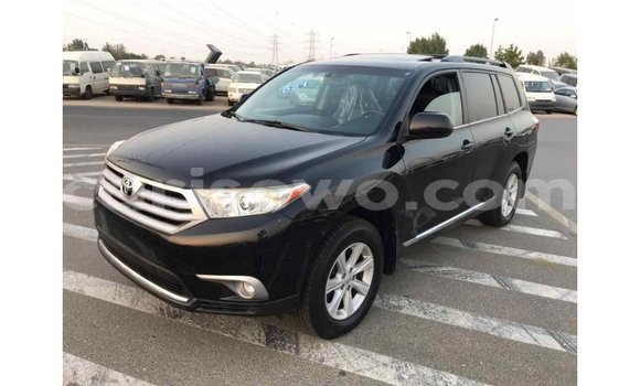Acheter Import Voiture Toyota Highlander Noir à Import - Dubai, Benin Acheter Import Voiture Toyota Highlander Noir à Import - Dubai, Benin