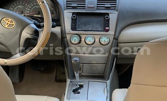 Ra Àlòkù Toyota Camry funfun Ọkọ̀ in Cotonou ni Benin Ra Àlòkù Toyota Camry funfun Ọkọ̀ in Cotonou ni Benin