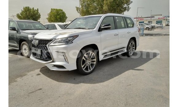 Acheter Import Voiture Lexus LX Blanc à Import - Dubai, Benin Acheter Import Voiture Lexus LX Blanc à Import - Dubai, Benin