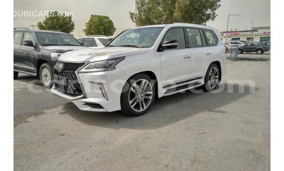Acheter Import Voiture Lexus LX Blanc à Import - Dubai, Benin Acheter Import Voiture Lexus LX Blanc à Import - Dubai, Benin
