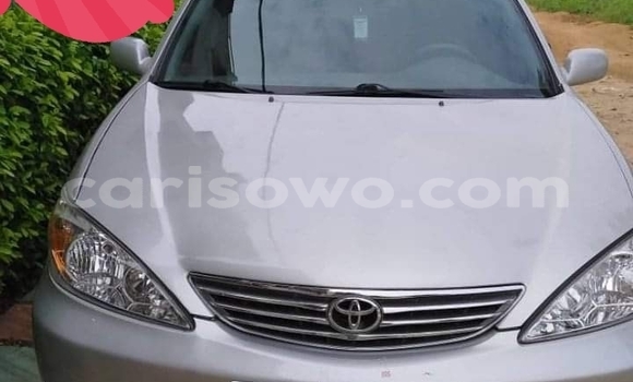 Ra Àlòkù Toyota Camry Silver Ọkọ̀ in Cotonou ni Benin Ra Àlòkù Toyota Camry Silver Ọkọ̀ in Cotonou ni Benin