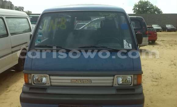 Acheter Occasion Voiture Mazda 323 Bleu à Porto Novo, Benin Acheter Occasion Voiture Mazda 323 Bleu à Porto Novo, Benin