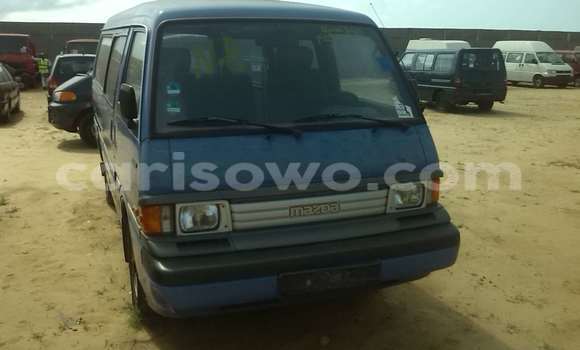 Acheter Occasion Voiture Mazda 323 Bleu à Porto Novo, Benin Acheter Occasion Voiture Mazda 323 Bleu à Porto Novo, Benin