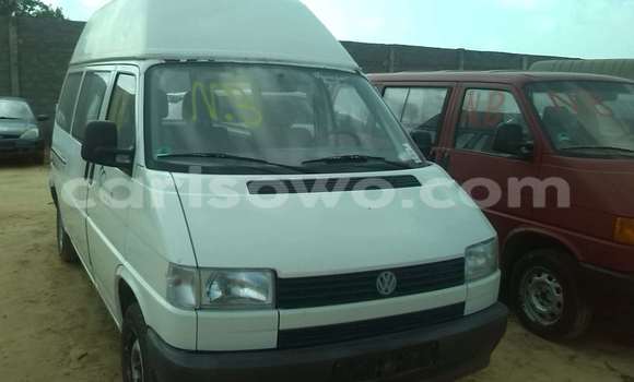 Acheter Occasion Voiture Volkswagen Beetle Blanc à Porto Novo, Benin Acheter Occasion Voiture Volkswagen Beetle Blanc à Porto Novo, Benin
