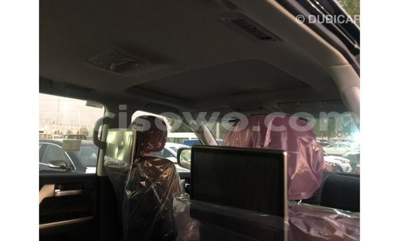 Acheter Import Voiture Toyota Land Cruiser Noir à Import - Dubai, Benin Acheter Import Voiture Toyota Land Cruiser Noir à Import - Dubai, Benin