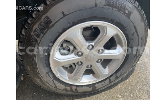 Acheter Import Voiture Mitsubishi L200 Noir à Import - Dubai, Benin Acheter Import Voiture Mitsubishi L200 Noir à Import - Dubai, Benin