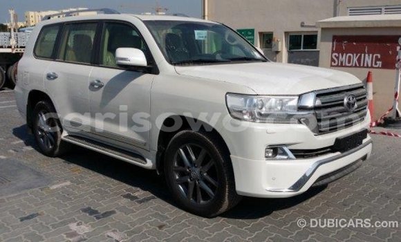 Ra Imported Toyota Land Cruiser funfun Ọkọ̀ in Import - Dubai ni Benin Ra Imported Toyota Land Cruiser funfun Ọkọ̀ in Import - Dubai ni Benin