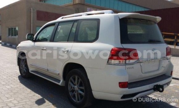 Ra Imported Toyota Land Cruiser funfun Ọkọ̀ in Import - Dubai ni Benin Ra Imported Toyota Land Cruiser funfun Ọkọ̀ in Import - Dubai ni Benin
