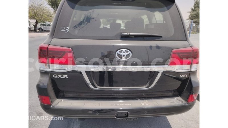 Big with watermark toyota land cruiser benin import dubai 5927