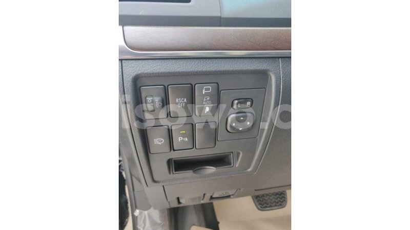 Big with watermark toyota land cruiser benin import dubai 5927