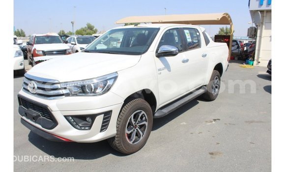 Acheter Import Voiture Toyota Hilux Blanc à Import - Dubai, Benin Acheter Import Voiture Toyota Hilux Blanc à Import - Dubai, Benin