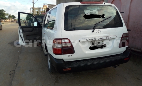 Acheter Occasion Voiture Toyota Land Cruiser Blanc à Cotonou, Benin Acheter Occasion Voiture Toyota Land Cruiser Blanc à Cotonou, Benin